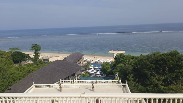 Suasana bar Cliff Canna Bali. Foto: Denita BR Matondang/kumparan