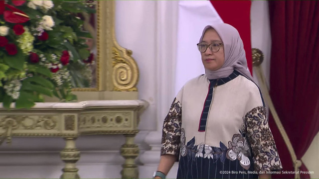 Kementerian Pendayagunaan Aparatur Negara dan Reformasi Birokrasi, Rini Widyantini saat dipanggil oleh Preside  Prabowo Subianto di Istana Negara, Jakarta, Minggu (20/10/2024). Foto: YouTube/Sekretariat Presiden