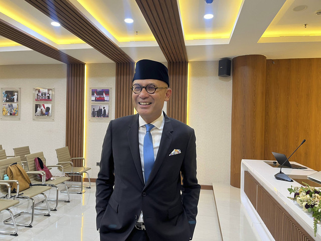 Wakil Menteri Luar Negeri Arrmanatha Christiawan Nasir usai pisah sambut di Kemlu RI, Senin (21/10/2024). Foto: Tiara Hasna/kumparan