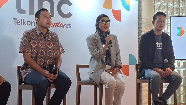 Mia Melinda, CEO Telkomsel Ventures (tengah). Foto: Habib Allbi Ferdian/kumparan