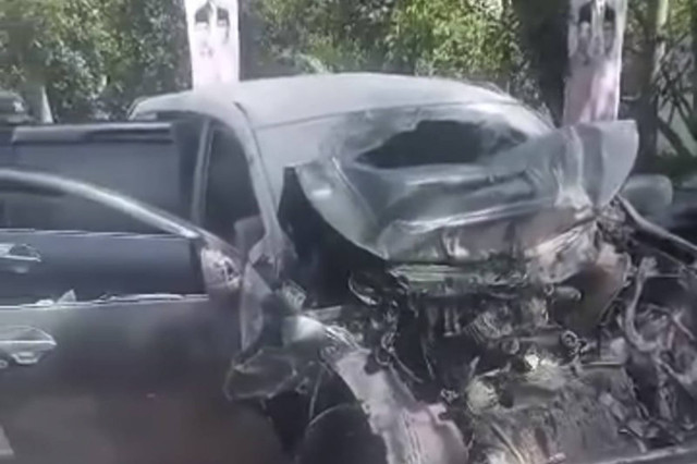 Kondisi kendaraan korban yang bertabrakan dengan truk di jalan nasional Desa Pecoro, Kecamatan Rambipuji, Rabu (23/10/2024). Foto: Polres Jember/HO-Antara
