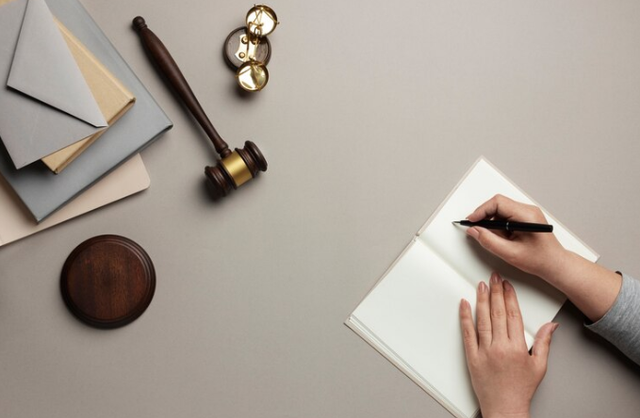 https://www.freepik.com/free-photo/top-view-career-guidance-items-judges_27641810.htm#fromView=search&page=1&position=4&uuid=a0e88b61-e930-4e72-8ffc-bb4cbdcd0de2