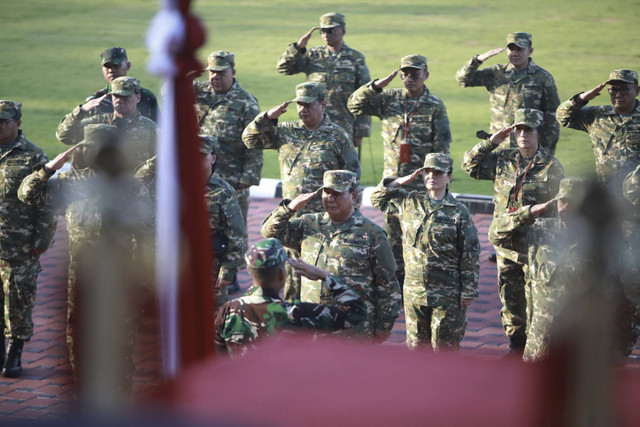 Sejumlah Menteri, Wakil Menteri, Kepala Badan/Lembaga hingga Utusan Khusus Presiden mengikuti retreat Kabinet Merah Putih di Akademi Militer Magelang, Jawa Tengah, Jumat (25/10/2024). Foto: Dok. Istimewa