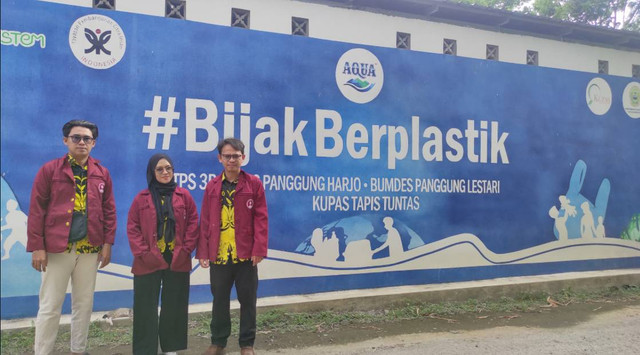 foto Mahasiswa ITB-AD Lakukan Studi Banding di Desa Panggungharjo: Belajar Pengelolaan Bank Sampah di Bumdes Panggung Lestari