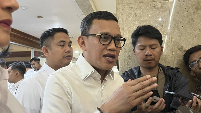 Menteri Perlindungan Pekerja Migran Indonesia/Kepala BP2MI Abdul Kadir Karding di kompleks parlemen, Rabu (30/10/2024). Foto: Fariza/kumparan