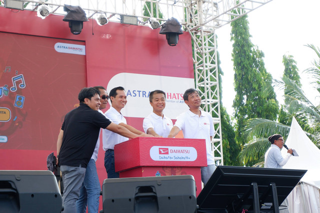 Acara Daihatsu Kumpul Sahabat Balikpapan 2024 di Pantai Kilang Mandiri, Minggu (3/11/2024). Foto: Sena Pratama/kumparan