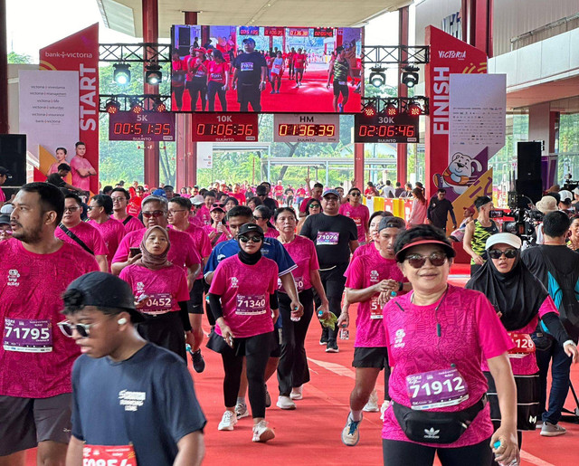 Bank Victoria menggelar ajang lari Victoria Run 2024 di QBig BSD City, di Kota Tangerang Selatan, Banten, Minggu (3/11/2024). Foto: Bank Victoria