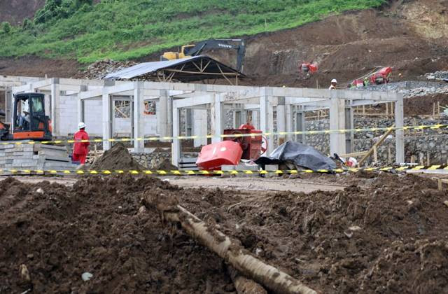 Pembangunan rumah hunian untuk relokasi pengungsi Gunung Ruang yang ada di Desa Modisi, Kabupaten Bolmong Selatan.