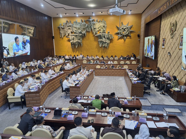 Rapat Kementerian Perhubungan (Kemenhub) bersama Komisi V di Gedung DPR RI, Jakarta Pusat pada Rabu (6/11/2024). Foto: Argya D. Maheswara/kumparan 