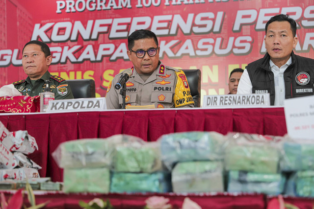 Kapolda Metro Jaya Irjen Karyoto (tengah), Rabu (6/11/2024).  Foto: Iqbal Firdaus/kumparan