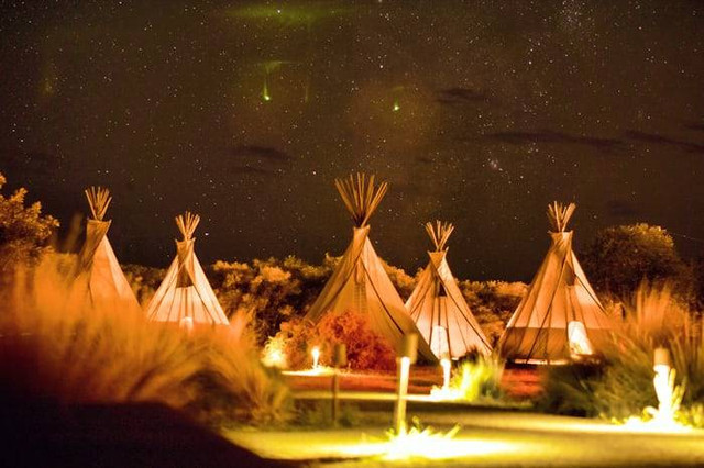 Glamping di Cianjur. Foto hanyalah ilustrasi bukan tempat sebenarnya. Sumber: Unsplash/Martin Robles