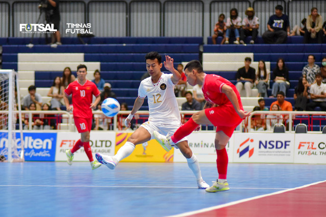 Timnas Futsal Indonesia saat melawan Timnas Futsal Vietnam pada pertandingan Final Piala AFF 2024 di Terminal 21 Nakhon Ratchasima, Thailand, Minggu (10/11/2024). Foto: FFI