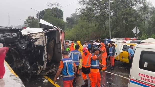 Kecelakaan beruntun di Tol Cipularang KM 91-92 arah Jakarta, Senin (11/11/2024). Foto: Dok. Istimewa