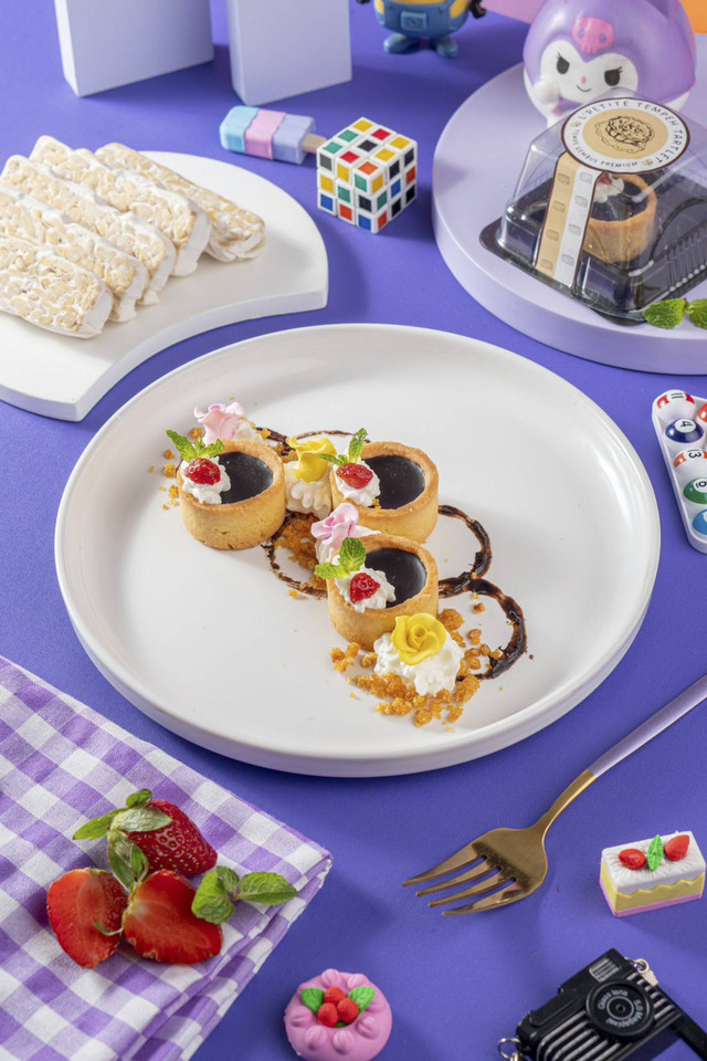 Mahasiswa UNY buat tart dari tempe gembus. Foto: Dok. UNY