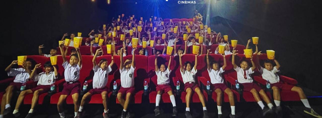 Melihat Keseruan Ribuan Anak-anak di Penjuru Nusantara Nobar Gratis di Bioskop