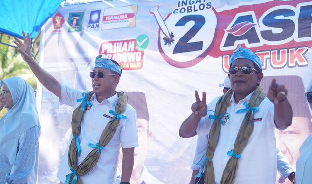 ASR dan Hugua saat kampanye di Kecamatan Kaledupa Selatan, Wakatobi.