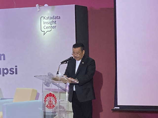 Wakil Menteri Koordinator Bidang Hukum, Hak Asasi Manusia, Imigrasi, dan Permasyarakatan Republik Indonesia Otto Hasibuan di Fakultas Hukum Universitas Indonesia, Depok, Kamis (14/11/2024). Foto: Alya Zahra/kumparan 