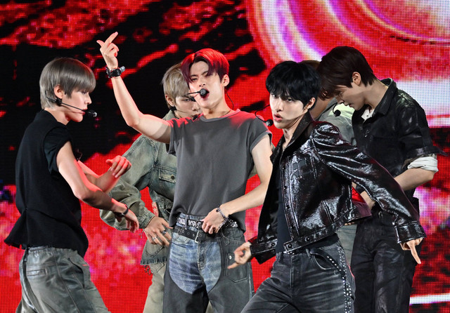 Anggota boy grup K-pop RIIZE. Foto: JUNG YEON-JE / AFP