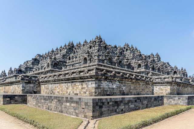 Ilustrasi Candi Peninggalan Kerajaan Singasari. pexels/Mike van Schoonderwalt