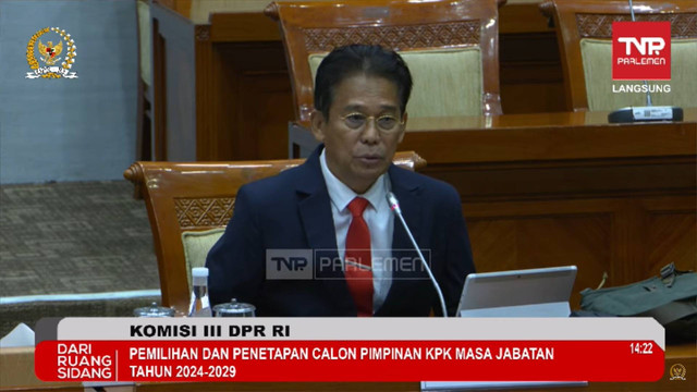 Capim KPK Johanis Tanak menjalani fit and proper test di Ruang Rapat Komisi III DPR RI, Senayan, Jakarta, Selasa (19/11/2024). Foto: Youtube/Komisi III DPR RI Channel