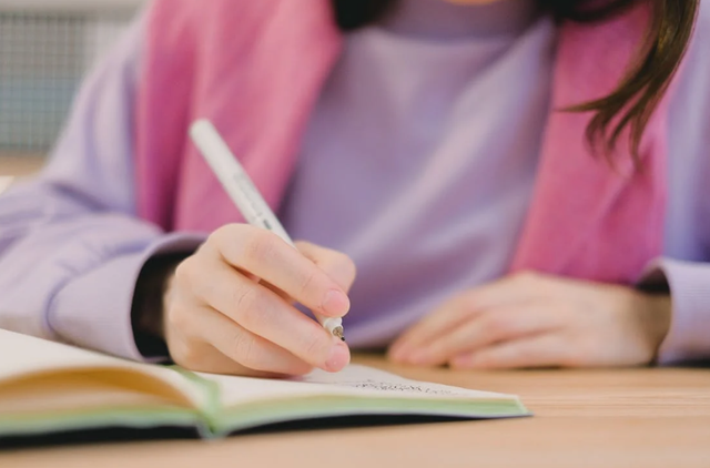 Ilustrasi Soal PAS PJOK Kelas 7 Semester 1 Kurikulum Merdeka. Sumber: Pexels/SHVETS Production