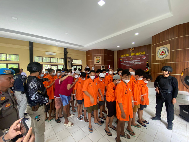 Barang bukti puluhan kilogram narkoba senilai Rp 14,7 milliar yang berhasil diamankan. | Foto: Sinta Yuliana/Lampung Geh
