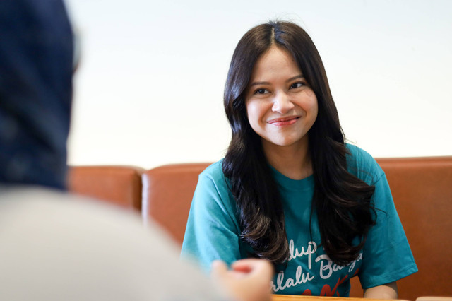Pemeran film Hidup Ini Terlalu Banyak Kamu, Hanggini saat dijumpai kumparan di Jakarta, Rabu (20/11/2024). Foto: Syawal Febrian Darisman/kumparan