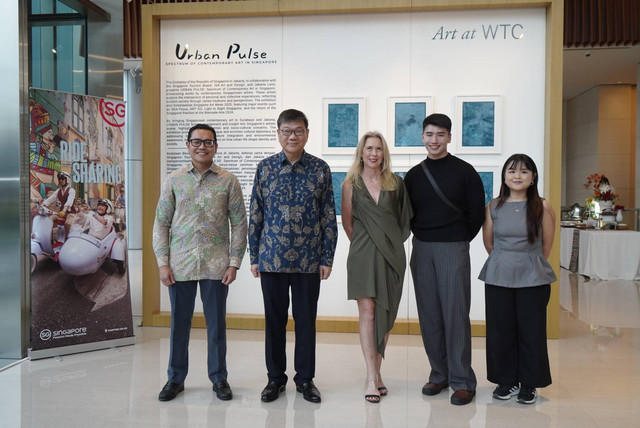 Area Director STB, Mohamed Hafez Marican, Dut Besar Singapura untuk Indonesia, HE Kwok Fook Seng, Founder ISAAD-Aiman, Deborah Iskandar, Seniman dan kurator, Kenenza Michiko Hasan. Foto: National Gallery Singapore