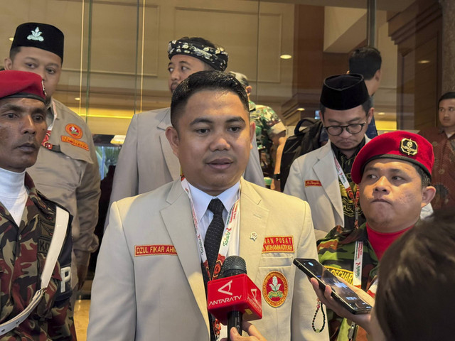 Dzulfikar Ahmad Tawalla, Ketua PP Pemuda Muhammadiyah sekaligus Wamen Perlindungan Pekerja Migran Indonesia di Hotel Aryaduta, Jakarta, Kamis (21/11/2024). Foto: Luthfi Humam/kumparan