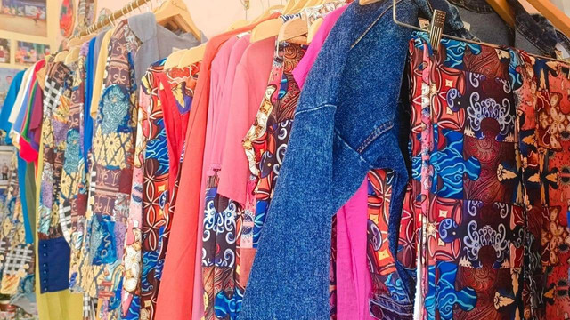 Baju produksi Haluan Bali.