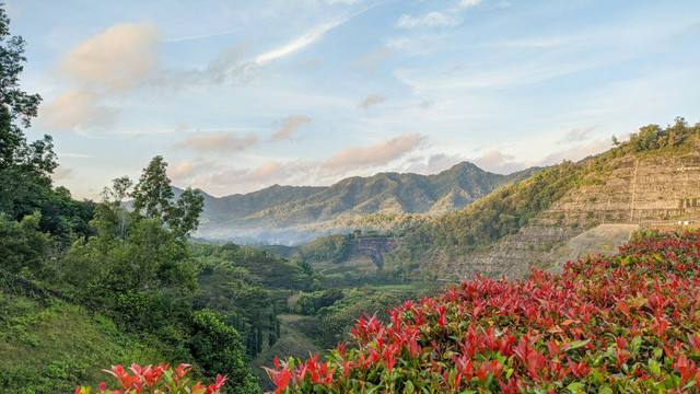 Ilustrasi misteri gunung penanggungan, foto: unsplash/fajriyan