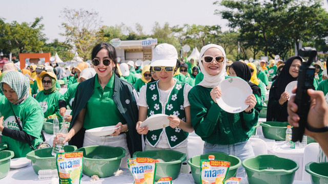 Keseruan Arisan Sahabat Mama Surabaya. Dok. kumparan.