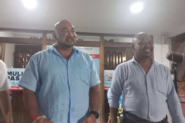 Calon Gubernur Bali nomor urut 01Pilkada 2024 - Made Muliawan Arya-Putu I Agus Suradnyana
 di Rumah Pemenangan Mulia-PAS di Denpasar, Rabu (27/11/2024). Foto: Denita BR Matondang/kumparan