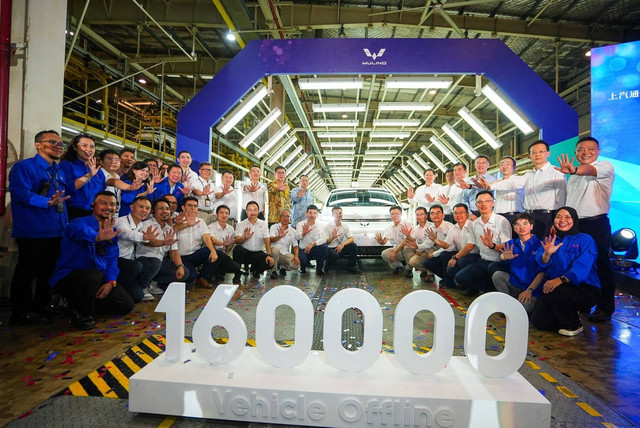 Seremoni produksi 160 ribu mobil Wuling di Indonesia dan ekspor perdana Cloud EV ke ASEAN. Foto: dok. Wuling Motors