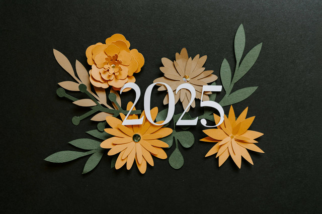  Ilustrasi Kalender Bali 2025. Sumber: Unsplash/Kelly Sikkema