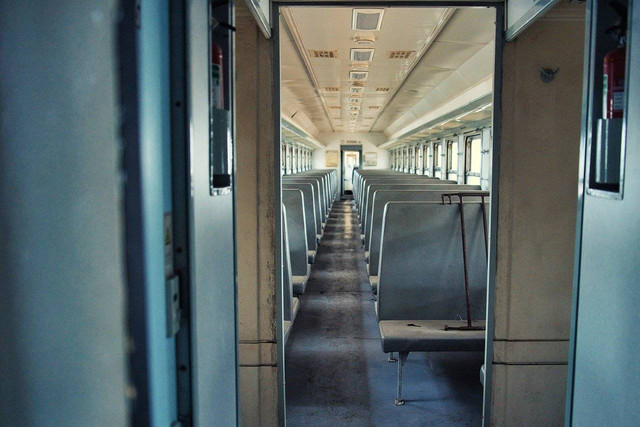 Fasilitas Kereta Airlangga. Foto hanya ilustrasi, bukan tempat sebenarnya. Sumber: pixabay.com/r-q