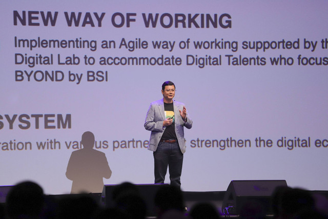 SEVP Digital Banking Bank BSI Saut Parulian Saragih menyampaikan paparannya saat menghadiri AI for Indonesia by kumparan di Djakarta Theater, Jakarta, Rabu (4/12/2024). Foto: Jamal Ramadhan/kumparan