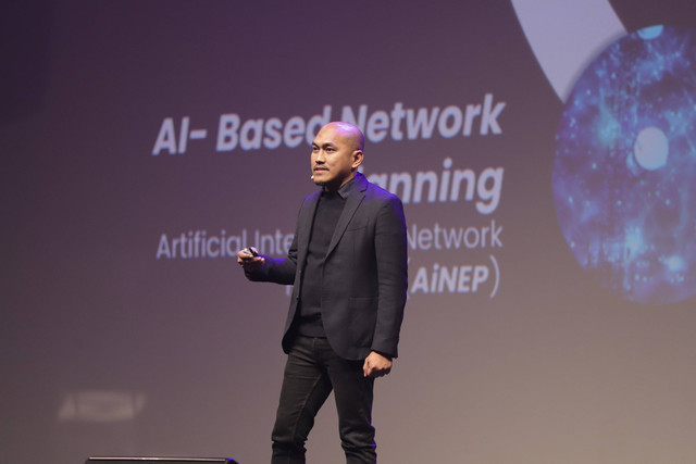 Vice President Network Digitalization and Security Telkomsel Ari Sondang Widyanto Sibarani pada AI for Indonesia by kumparan di Djakarta Theater, Jakarta, Rabu (4/12/2024). Foto: Jamal Ramadhan/kumparan