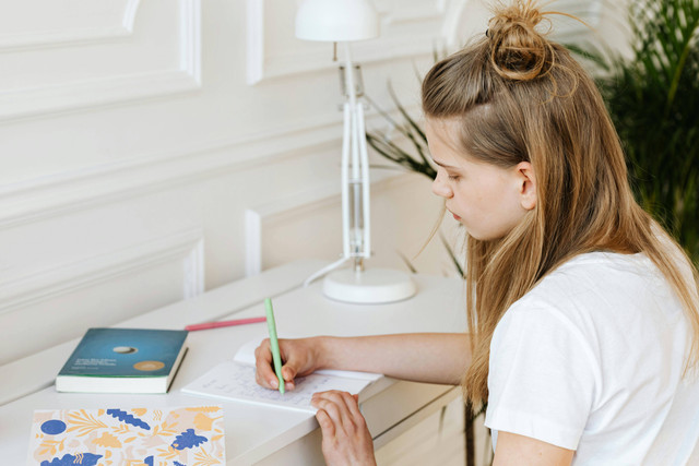 Ilustrasi contoh soal PAS IPS kelas 7 semester 1. Foto: Pexels.com/Photo By: Kaboompics.com