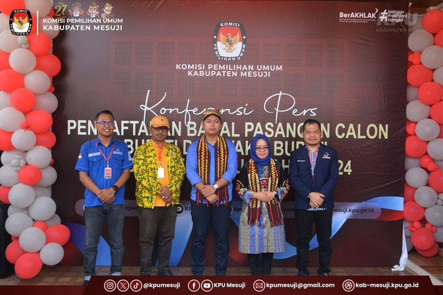 Pasangan Elfianah dan M.Yugi Wicaksono. | Foto: Instagram KPU Mesuji