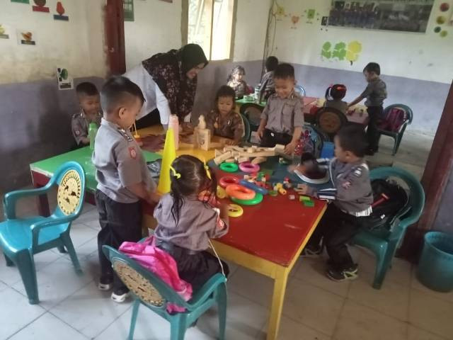 ilustrasi kegiatan bermain balok. sumber: PAUD Pesona Bakti