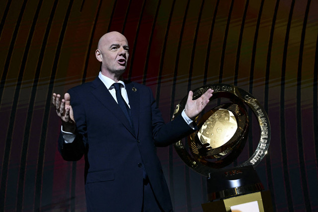 Presiden FIFA Gianni Infantino menyampaikan sambutan dalam Pengundian Piala Dunia Antarklub FIFA 2025 di Miami, Amerika Serikat, Kamis (5/12/2024). Foto: Giorgio Viera/AFP
