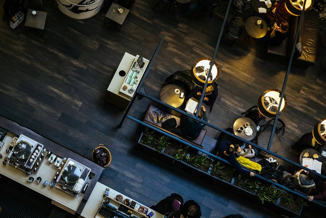 Sego Tempong Cak Uut. Foto hanya ilustrasi, bukan tempat sebenarnya. Sumber: Unsplash/ivan stern