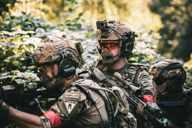 Ilustrasi apa itu darurat militer. Sumber: Unsplash/Daniel