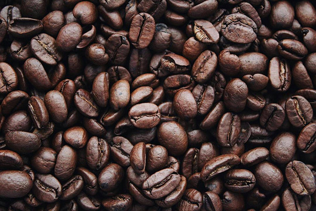 Cara fermentasi kulit kopi dengan EM4, Pexels/Igor Haritanovich