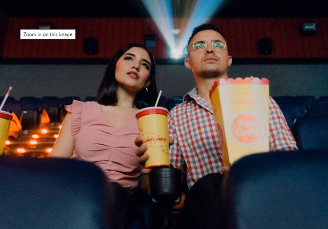 harga paket popcorn dan minuman xxi. Foto hanyalah ilustrasi, bukan tempat yang sebenarnya. Sumber: Unsplash/Felipe Bustillo