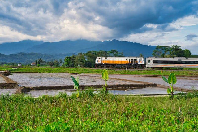 Stasiun di Semarang yang dekat dengan Pusat Kota. Foto hanya ilustrasi, bukan tempat yang sebenarnya. Sumber: Pexels/Trie Wrn