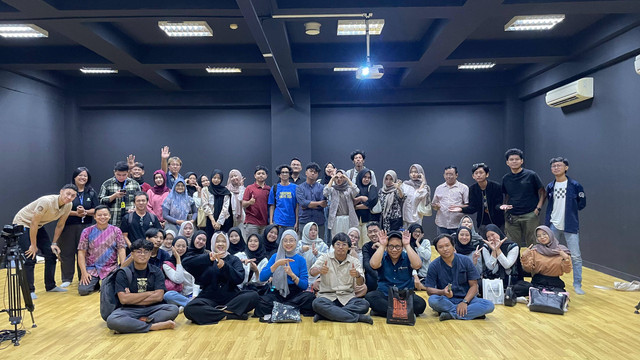 Kuliah umum dan diskusi film dengan praktisi film dokumenter Indonesia (Dok. Istimewa)