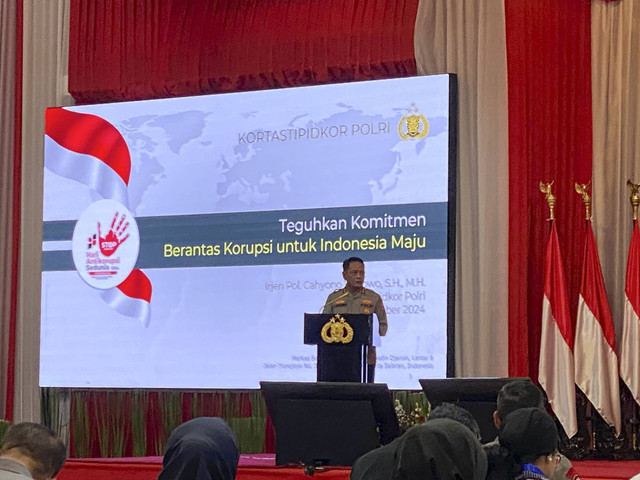 Kakortas Tipikor Irjen Cahyono Wibowo memberikan sambutan di Hari Anti Korupsi Sedunia di STIK-PTIK, Jakarta pada Senin (9/12/2024). Foto: Abid Raihan/kumparan