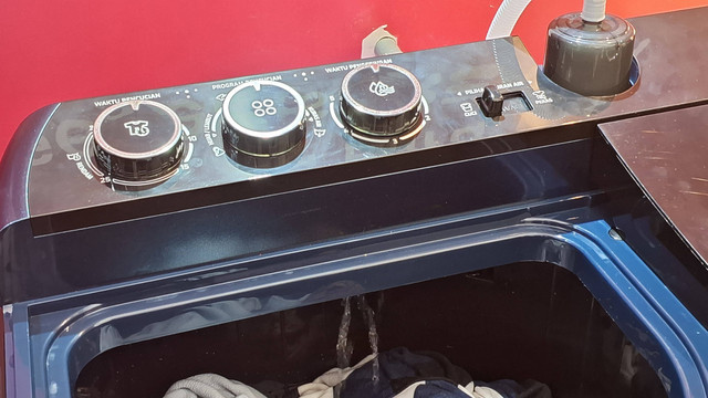 Ilustrasi mesin cuci. Foto: Habib Allbi Ferdian/kumparan